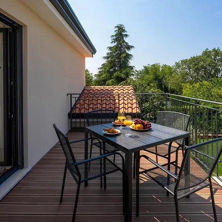Gorgeous In With Kitchen * Πόρετς