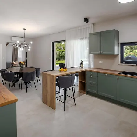 Gorgeous In With Kitchen Holiday home Porec