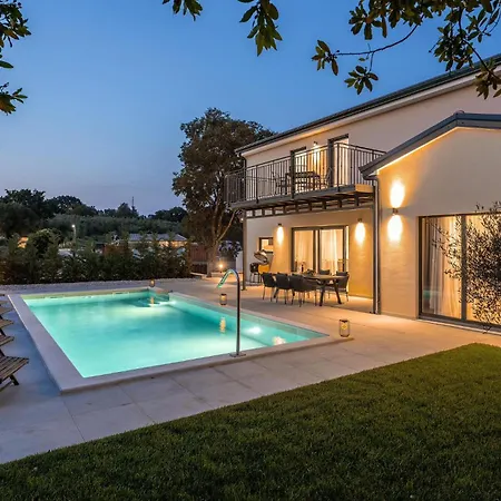Gorgeous In With Kitchen Holiday home Porec