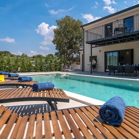 Gorgeous In With Kitchen Holiday home Porec