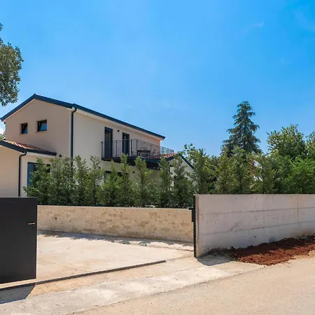 Gorgeous In With Kitchen * Porec