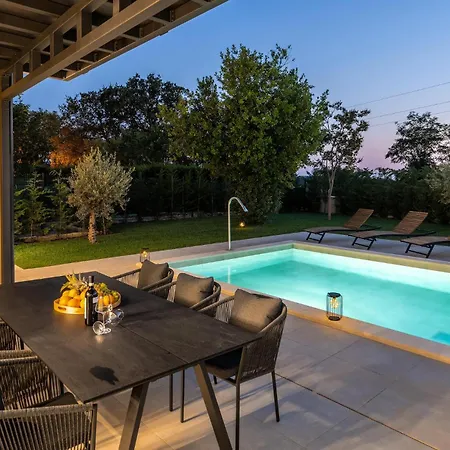 Gorgeous In With Kitchen Holiday home Porec